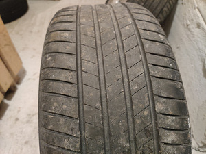Komplektis rattad suverehvidega 245/45R18 (4 foto / 7)