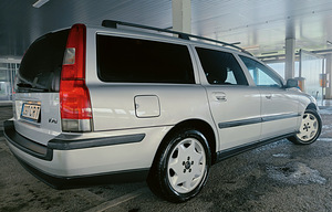 Volvo V70 (3 foto / 14)