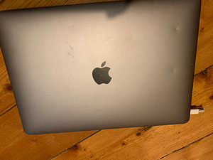 MacBook Air 13 дюймов 2018 Retina i5–1,6 ГГц (3 фото из 4)