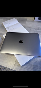 MacBook Air Space Grey M1 (256gb) (2 foto / 3)