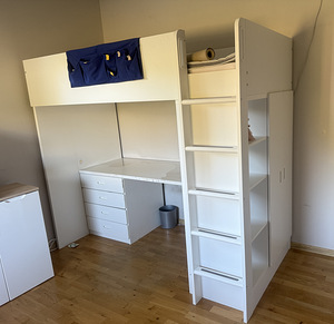 Narivoodi kirjutuslauaga IKEA (1 foto / 2)