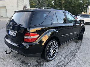 MB ML 320 4matic Airmatic Offroad pakett (3 foto / 8)