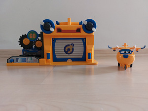 Super Wings, Donnie garaaz (2 foto / 5)