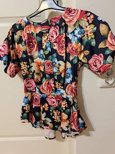 Красивая блузка, размер S