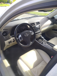 Продается Lexus is250 (8 фото из 8)
