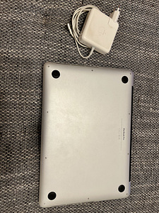 Macbook Pro 13” 2015 (2 foto / 4)