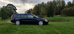 Volvo V70 Summum (9 foto / 12)