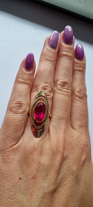 Золото 585 *, очень необычное кольцо с рубином 7,08 г, размер 17,5