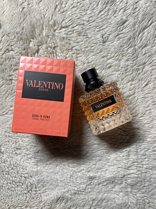 Valentino born in roma coral fantasy (1 foto / 6)
