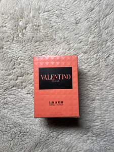 Valentino born in roma coral fantasy (5 foto / 6)