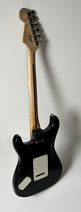 Fender Stratocaster 2004 (3 foto / 3)
