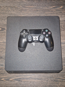 Продается Playstation 4 (1 фото из 3)