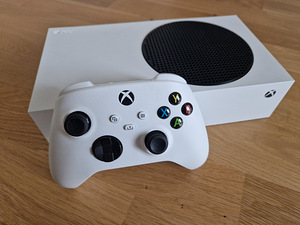 Xbox Series S (1 foto / 1)