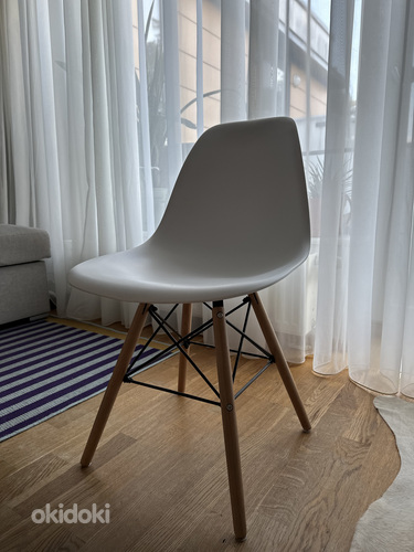Tool (Eames DSW stiilis)