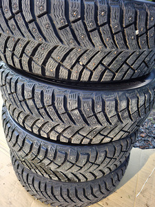 Mchelin x-ice north4 195/65R15 uueväärsed naastrehvid (2 foto / 5)