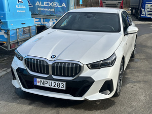 BMW 520d g60 M pakett (14 foto / 14)