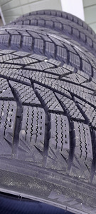 Шины Hankook Winter i*cept 205/55R16 (5 фото из 6)