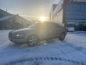 Volvo s60 (6 фото из 11)