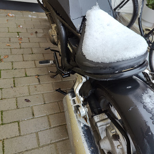 Mootorratas Yamaha XJ900s bobber kardaaniga (6 foto / 10)