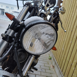 Mootorratas Yamaha XJ900s bobber kardaaniga (1 foto / 10)