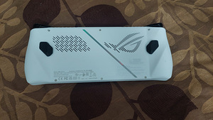 Müüa Asus ROG ally konsool 512 GB, veidi kasutatud (3 foto / 4)