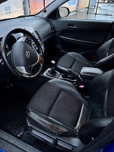 HYUNDAI I30CW 2.0 (6 foto / 12)