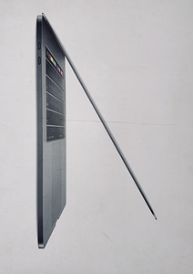 MacBook Pro 2018 “15.4 TouchBar 256gb (2 фото из 4)