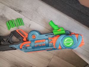 Nerf püstol (1 foto / 3)