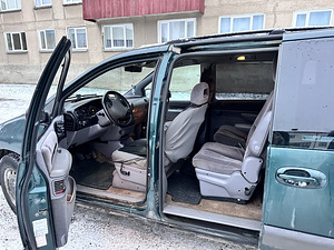 Chrysler Voyager (12 фото из 15)