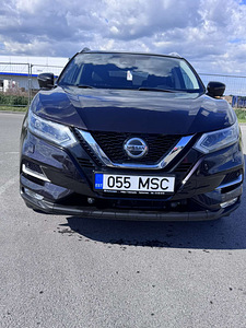 Nissan Qashqai Tekna 1.2 85 kW (1 foto / 13)