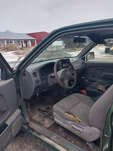 Müüa Nissan Pick up (4 foto / 7)