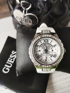 Часы Guess w0300l1 (1 фото из 3)