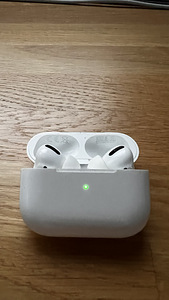 Apple AirPods Pro (1 фото из 2)