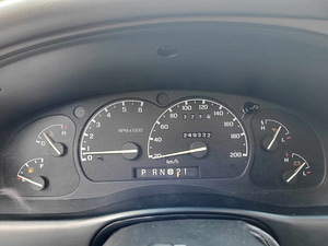 Ford Explorer 1997 4WD / Automaat / 4.0 V6 / Heas korras (3 foto / 9)