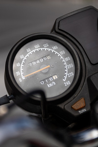 Suzuki GR 650 37kW 1989 (4 foto / 10)