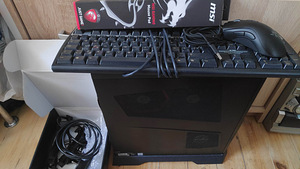 MSI Trident X Custom Компьютер (10 фото из 10)