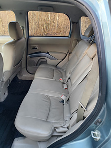 Mitsubishi outlander xl (8 foto / 9)