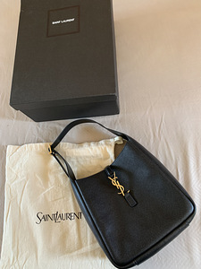 Saint Laurent nahast Le 5 à 7 Supple small käekott (2 foto / 6)