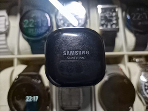 Samsung Galaxy buds live (1 foto / 2)