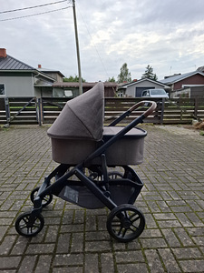 Komplekt kahest jalutuskärust ja turvatoolist (3 foto / 8)