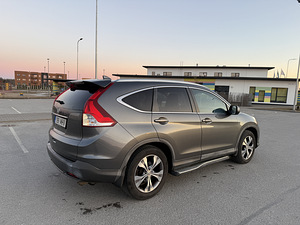 Honda CR-V Exec 2013 (9 foto / 15)