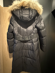 Moncler talvejope, suurus L (3 foto / 6)