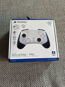 Контроллер Razer Wolverine v2 Pro White для PS5/ПК (1 фото из 6)