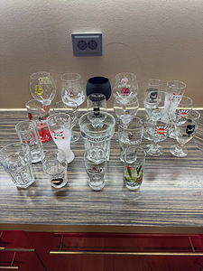 Collection of branded bar glasses (beer / whisky / shot glas (1 foto / 9)
