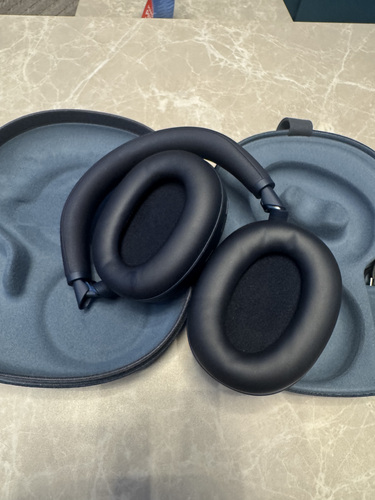 Sony WH-1000XM6 - Midnight blue.
