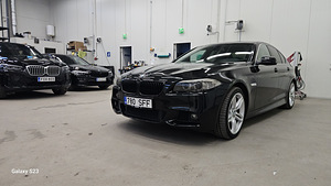BMW 530 180kw 2011 (3 foto / 4)
