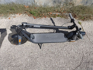Segway Ninebot Kickscooter F25E (2 foto / 10)