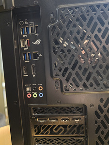 Sweclockers Vinterdator RX 6600 Ryzen 5 5600G 32GB DDR4 RAM (4 foto / 6)