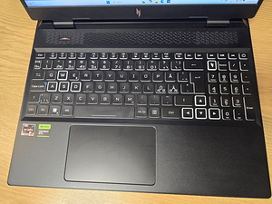 Acer Nitro 16 AN16-41 – Ryzen 7 7735HS + RTX 4070 8 GB (2 foto / 8)