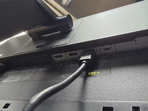 Lenovo ThinkVision P27u-10 – 27" 4K UHD monitor (2 foto / 3)